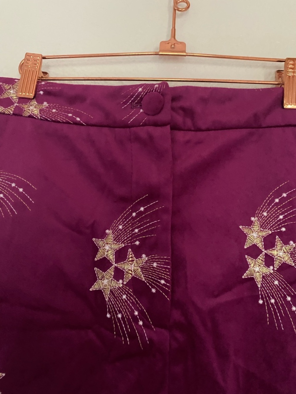 NWT Nasty Gal Premium
Embroidered Velvet Pink Mini Skirt
Mauve Magenta w/ stars - Picture 5 of 7